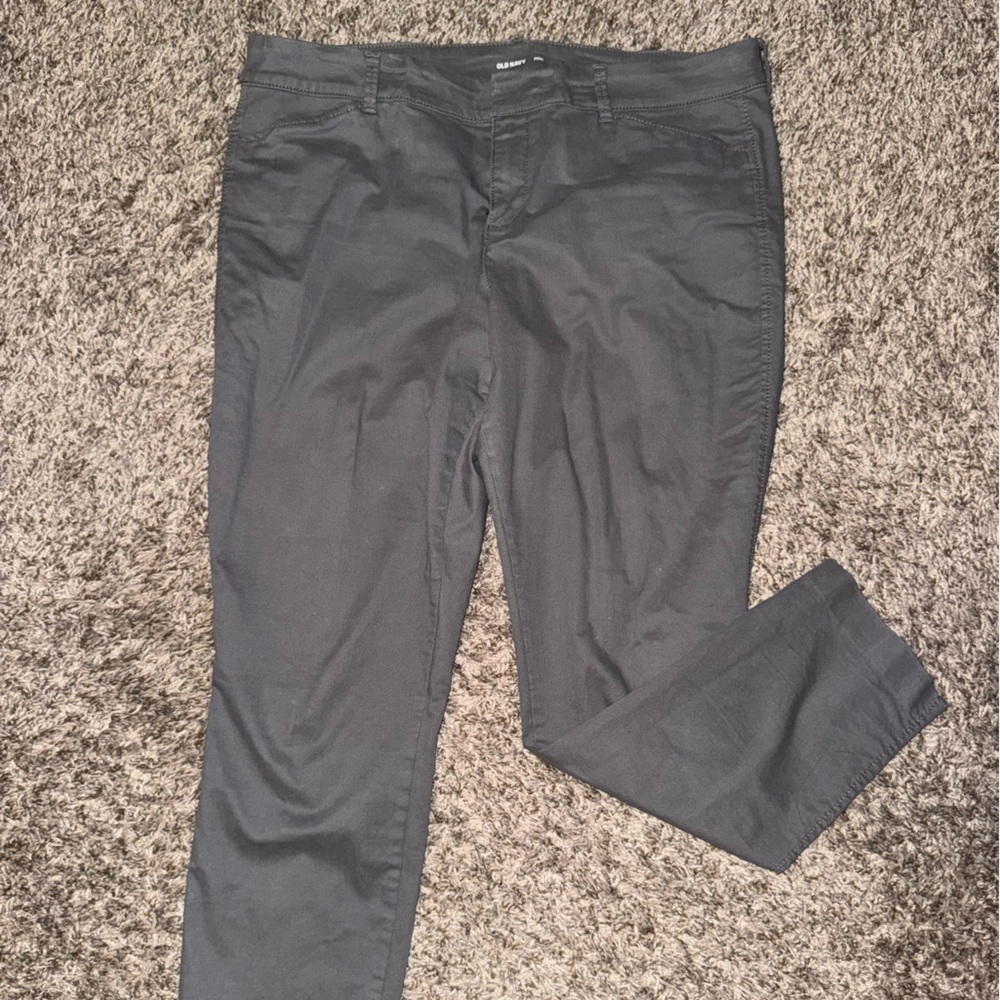 Old Navy Women’s Gray Pixie Cut Pants